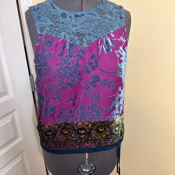 Anthropologie by Tiny Mika Lacy Velvet Top size medium - Picture 10 of 14